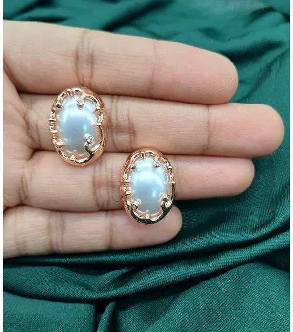 Gold_American_Diamond_Alloy_Trendy_Earring_For_Women