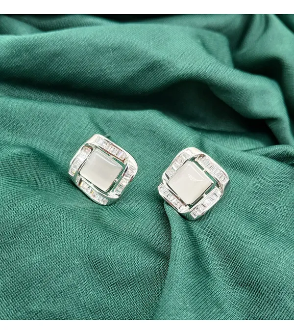 Silver_American_Diamond_Alloy_Trendy_Earring_For_Women