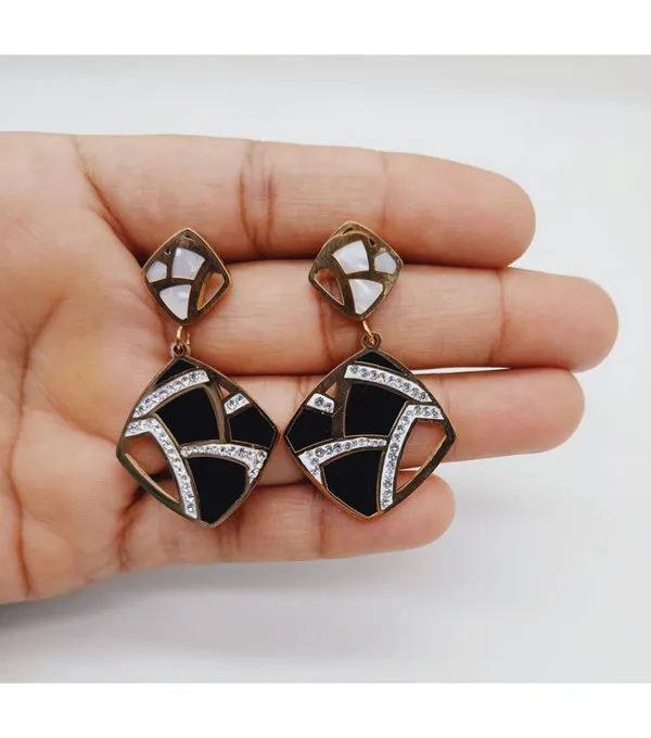 Gold_&_Black_American_Diamond_Alloy_Trendy_Earring_For_Women
