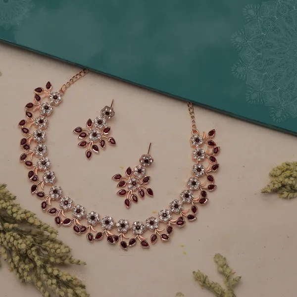 Gujju_Latest_Necklace_Set_With_Earrings_For_Girls_And_Women