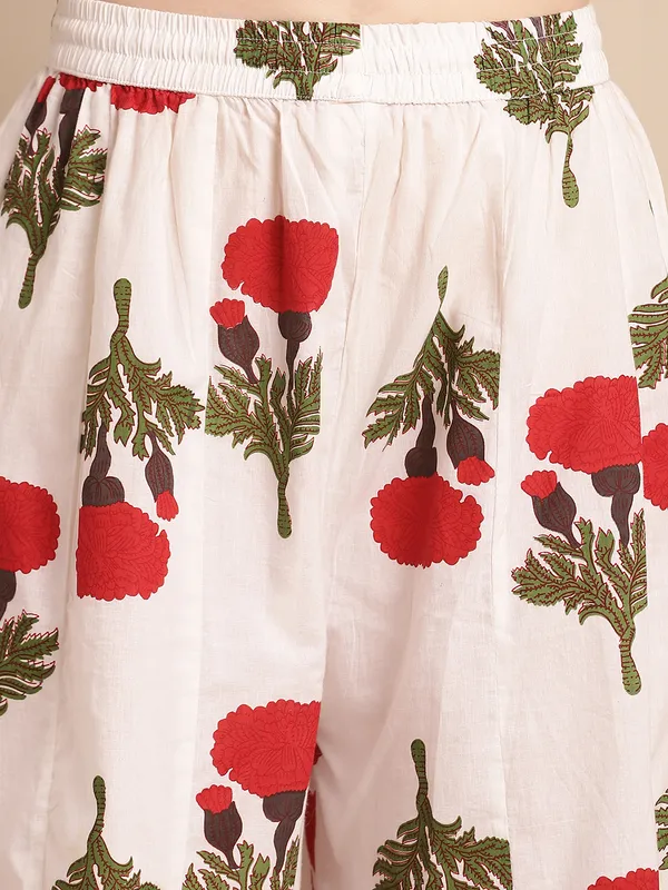Red_Cotton_Flair_Printed_Regular_Palazzo