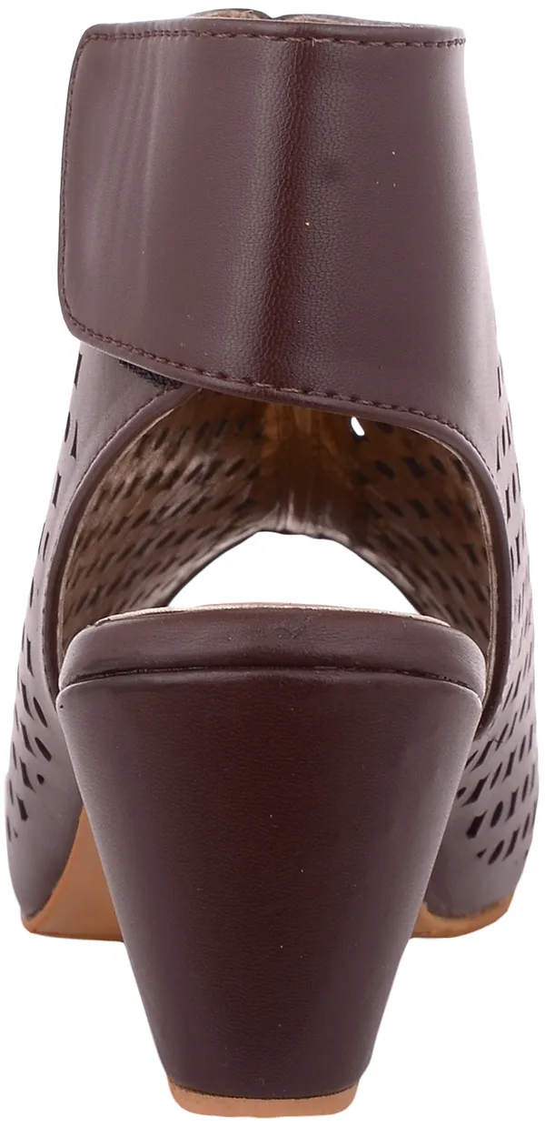 Exotique_Women's_Brown_Fashion_Gladiator(EL0042BR)