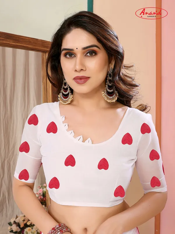 Georgette_embroidered_chiffon_saree_with_blouse_piece_(White)