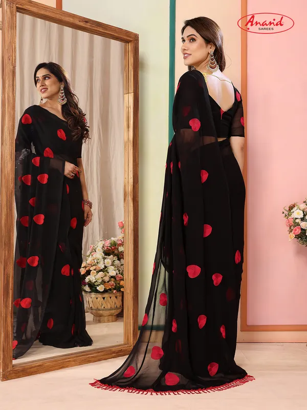 Georgette_embroidered_chiffon_saree_with_blouse_piece_(Black)