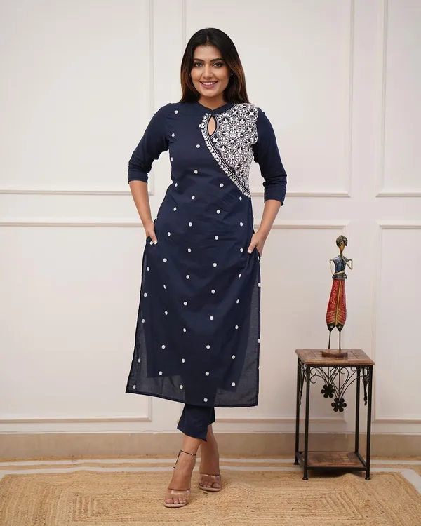 Blue_Cotton_Blend_Regular_Kurta_For_Women
