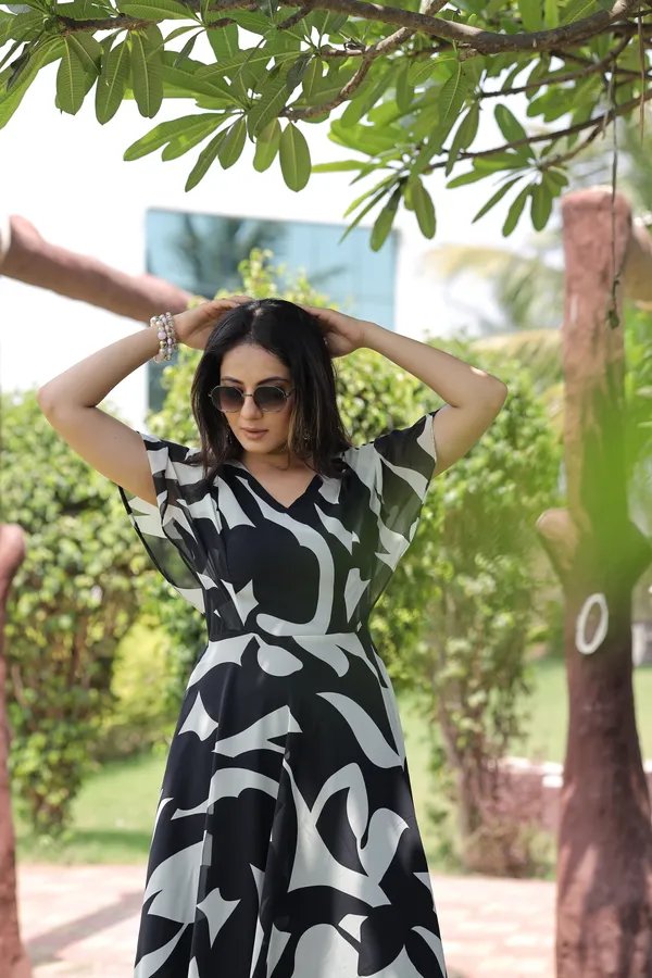Black_&_White_Regular__Georgette_Short_Sleeve_Stitched__Gown_For_Women