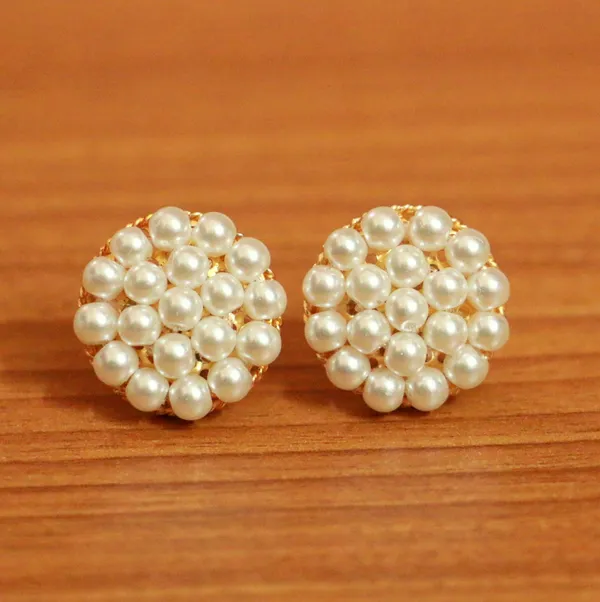 Pearl_Gold_Look_Beaded_Studs