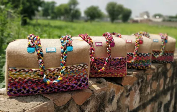 Handcrafted_Jute_Waste_Converted_Into_Chindi_Jute_Chindi_Handbag