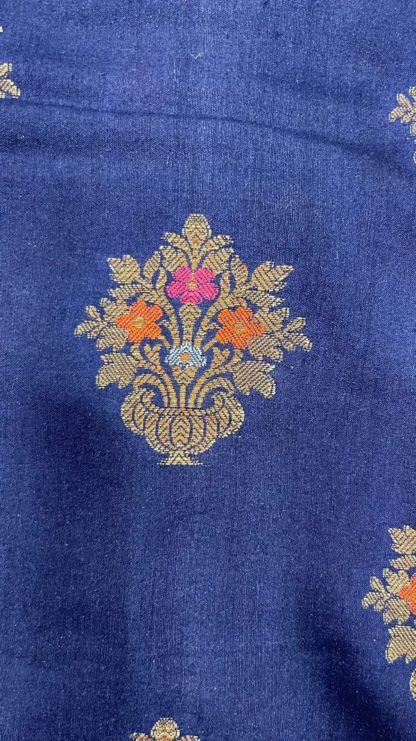 Humairah_Pure_Handwoven_Navy_Blue_Muga_Silk_Floral_Minakari_Zari_Boota_with_Small_Zari_Border_Banarasi_Saree_with_Navy_Blue_Blouse_piece