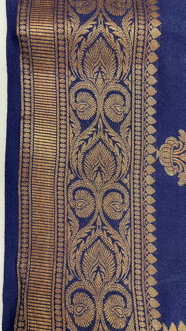Humairah_Pure_Handwoven_Navy_Blue_Muga_Silk_Floral_Minakari_Zari_Boota_with_Small_Zari_Border_Banarasi_Saree_with_Navy_Blue_Blouse_piece