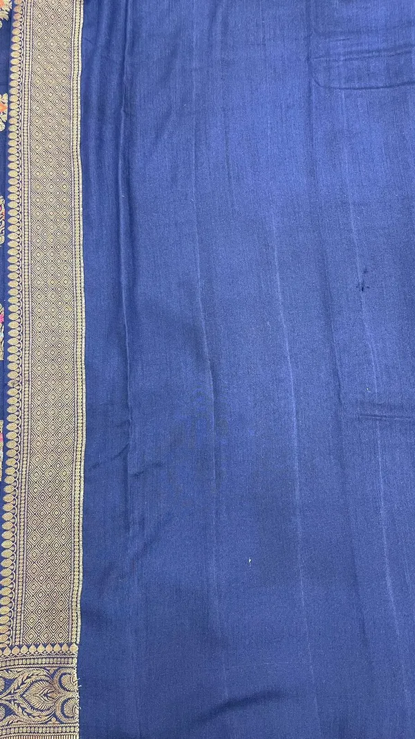 Humairah_Pure_Handwoven_Navy_Blue_Muga_Silk_Floral_Minakari_Zari_Boota_with_Small_Zari_Border_Banarasi_Saree_with_Navy_Blue_Blouse_piece