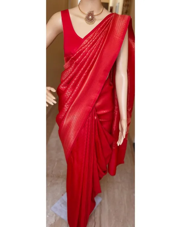 Red_Exquisite_Red_Saree_With_Rich_Pallu_&_Intricate_Jacquard_Work