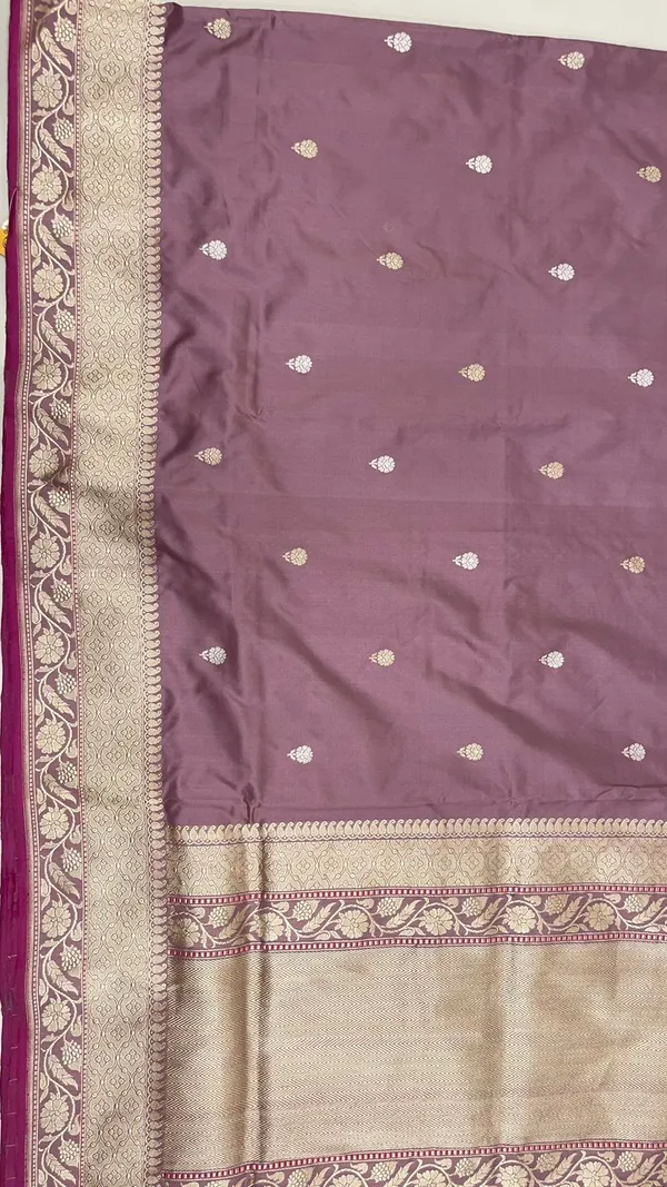 Humairah_Pure_Silk_Handloom_Mauve_Katan_Silk_Kadhwa_Sona_Rupa_Floral_Zari_Booti_with_Kadhwa_Gold_Floral_Zari_Anchal_and_Golden_Stripe_Mauve_Blouse