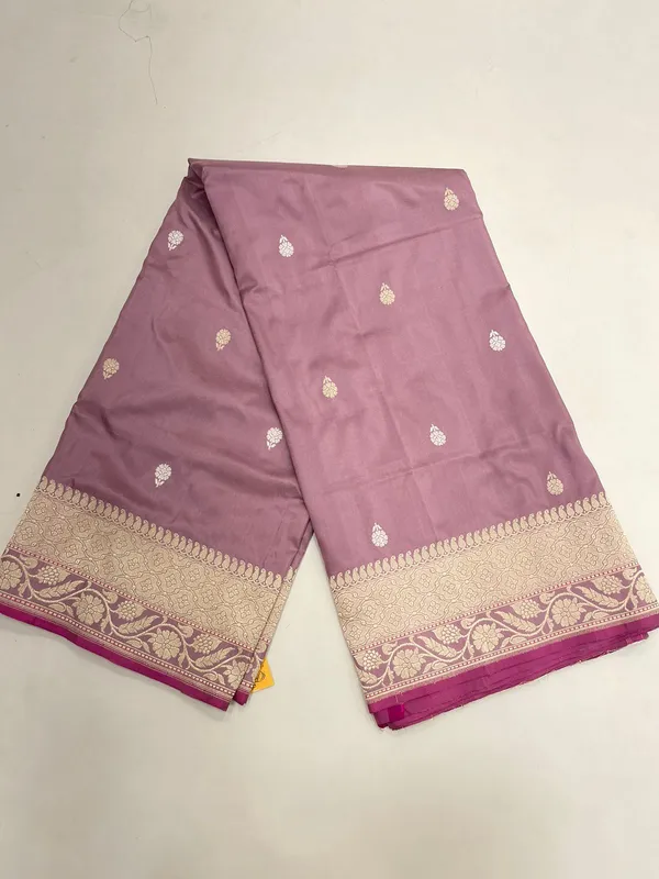 Humairah_Pure_Silk_Handloom_Mauve_Katan_Silk_Kadhwa_Sona_Rupa_Floral_Zari_Booti_with_Kadhwa_Gold_Floral_Zari_Anchal_and_Golden_Stripe_Mauve_Blouse