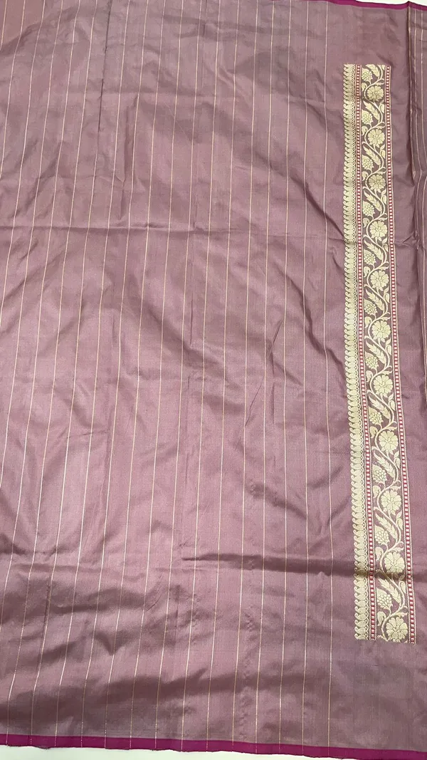 Humairah_Pure_Silk_Handloom_Mauve_Katan_Silk_Kadhwa_Sona_Rupa_Floral_Zari_Booti_with_Kadhwa_Gold_Floral_Zari_Anchal_and_Golden_Stripe_Mauve_Blouse