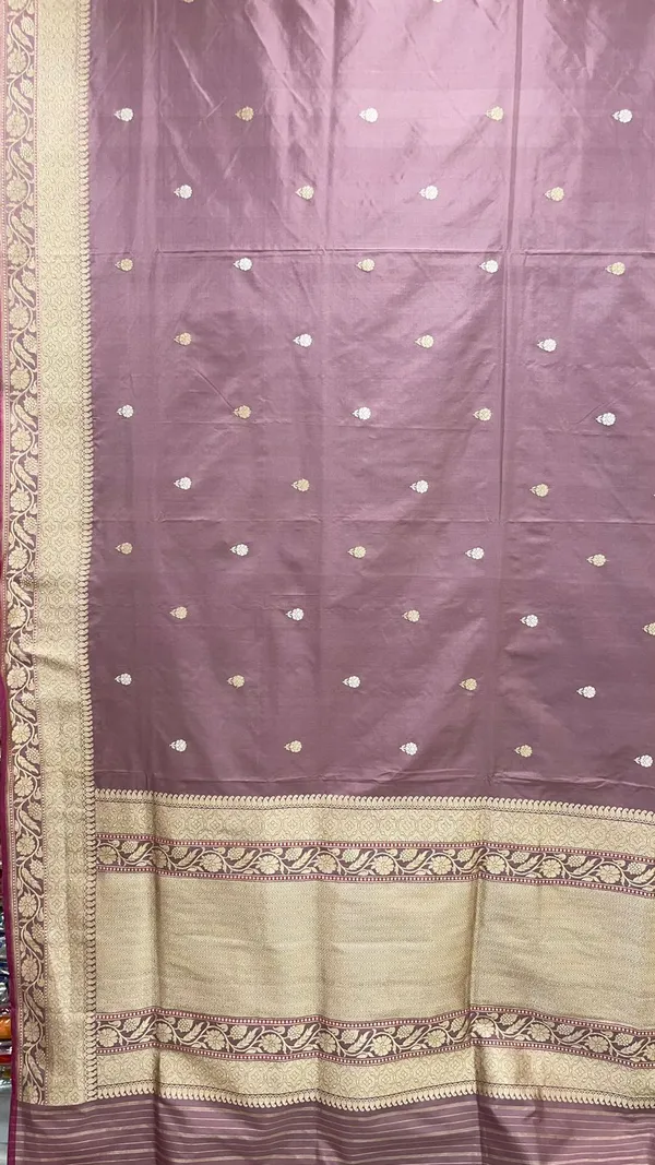 Humairah_Pure_Silk_Handloom_Mauve_Katan_Silk_Kadhwa_Sona_Rupa_Floral_Zari_Booti_with_Kadhwa_Gold_Floral_Zari_Anchal_and_Golden_Stripe_Mauve_Blouse
