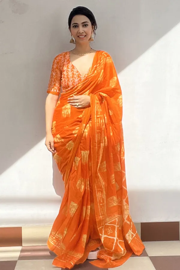 Ikkat_Print_Pure_Soft_Cotton_saree_With_Blouse_Piece