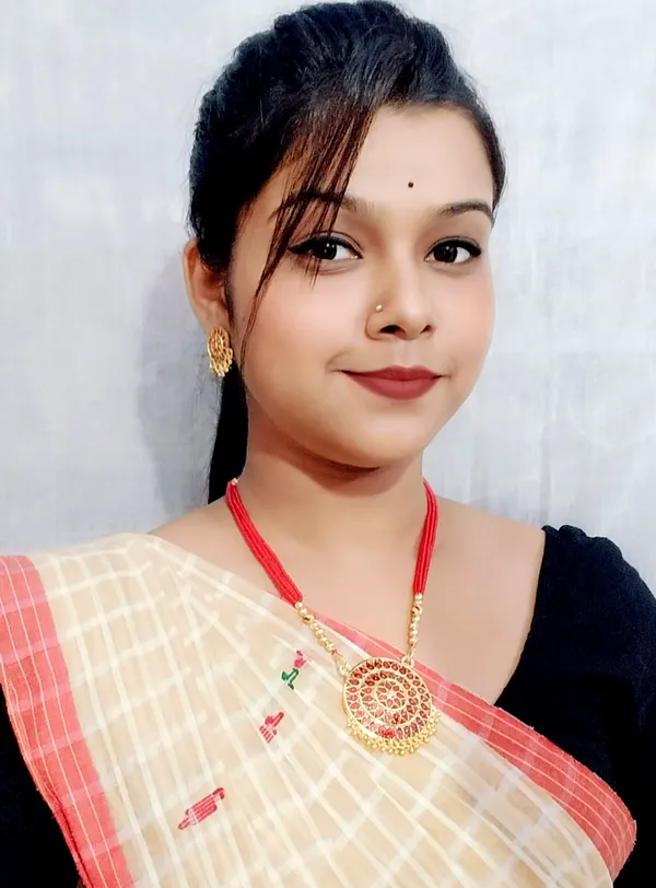 Assamese_Traditional_Gold_Plated_Red_Color_Japi_Tassel_Jewellery_Set_For_Women_&_Girl