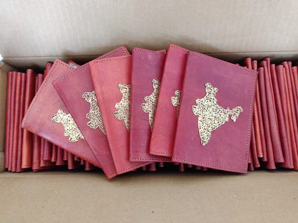 Rustic_Leather_Handcrafted_Passport_Cover_/_Travel_Orgainser