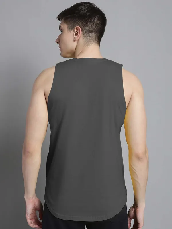 Grey_Cotton_Round_Neck_Gym_Vest_For_Men