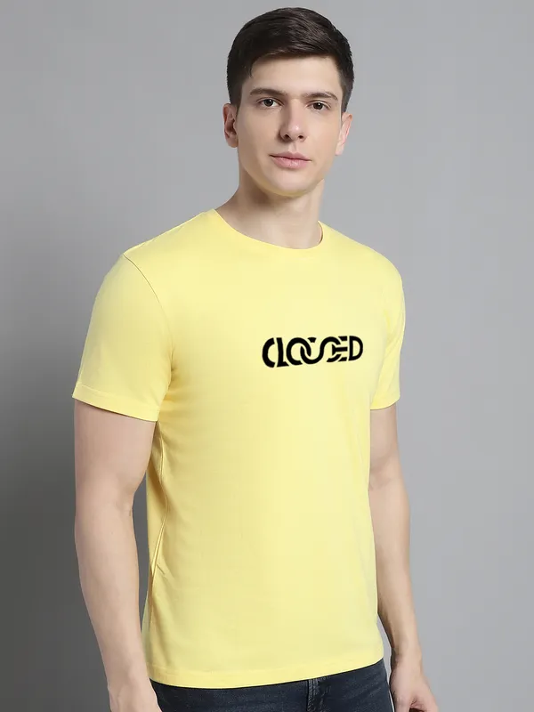 Yellow_Cotton_Closed_Print_Round_Neck_T-Shirt_For_Men