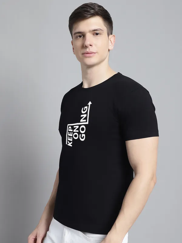 Black_Cotton_Keep_On_Going_Print_Round_Neck_T-Shirt_For_Men