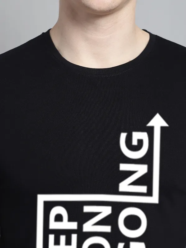 Black_Cotton_Keep_On_Going_Print_Round_Neck_T-Shirt_For_Men