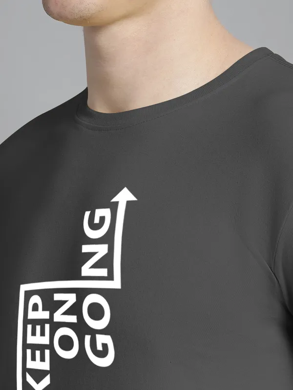 Grey_Cotton_Keep_On_Going_Print_Round_Neck_T-Shirt_For_Men