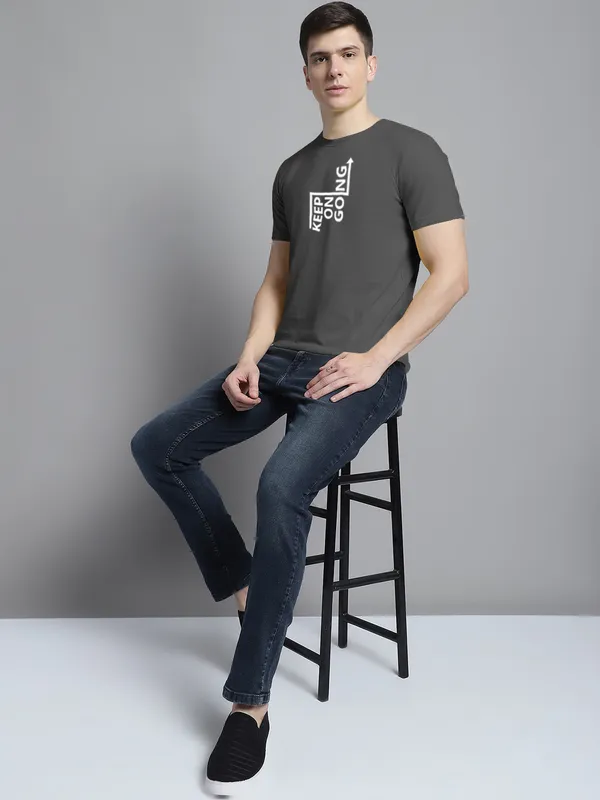 Grey_Cotton_Keep_On_Going_Print_Round_Neck_T-Shirt_For_Men