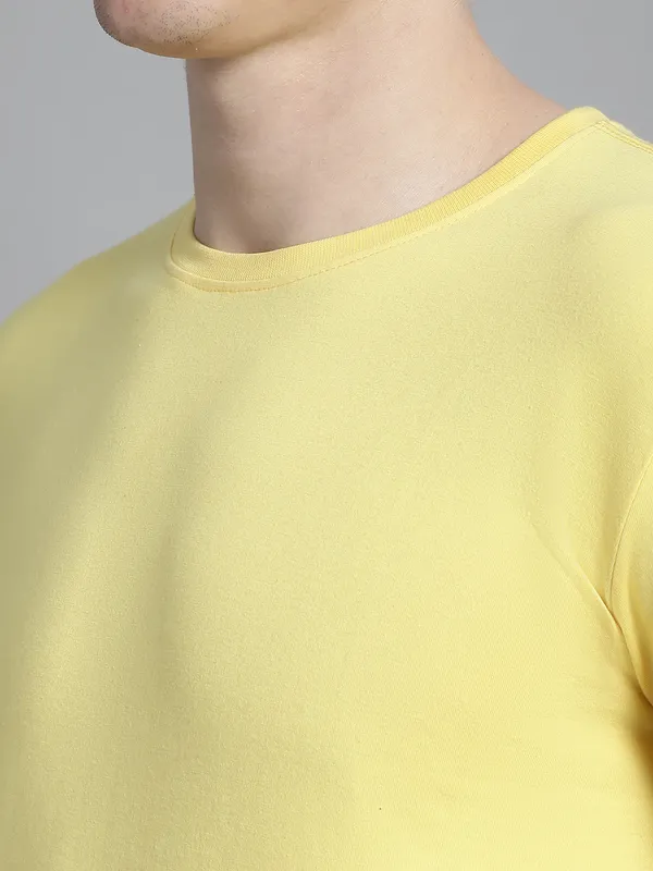 Pack_of_2_Yellow_&_Turquoise_Blue_Cotton_Round_Neck_T-Shirt_For_Men