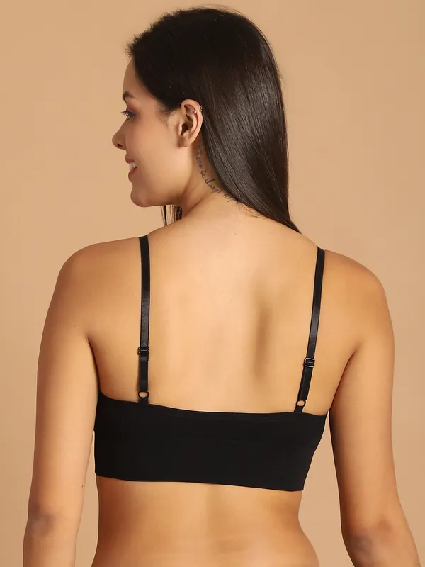 Black_Polyster_Sealess_Padded_Bra_For_Women