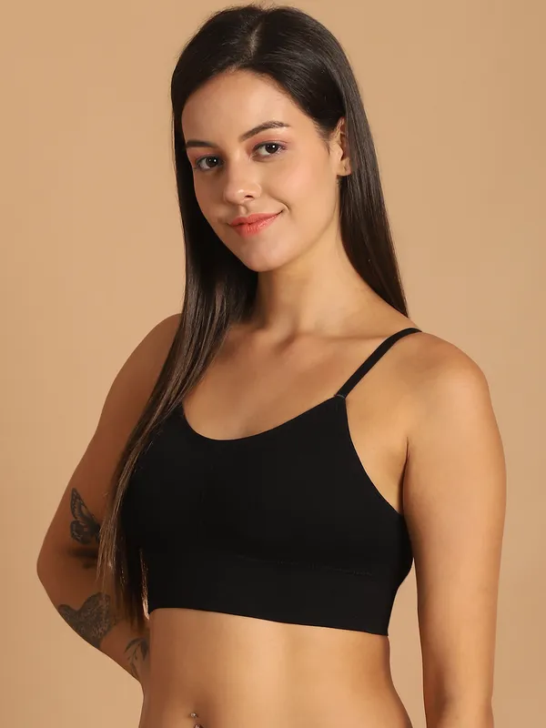 Black_Polyster_Sealess_Padded_Bra_For_Women