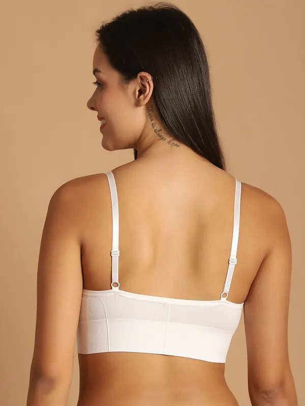 White_Polyster_Sealess_Padded_Bra_For_Women