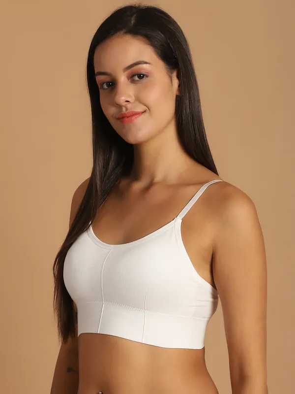 White_Polyster_Sealess_Padded_Bra_For_Women