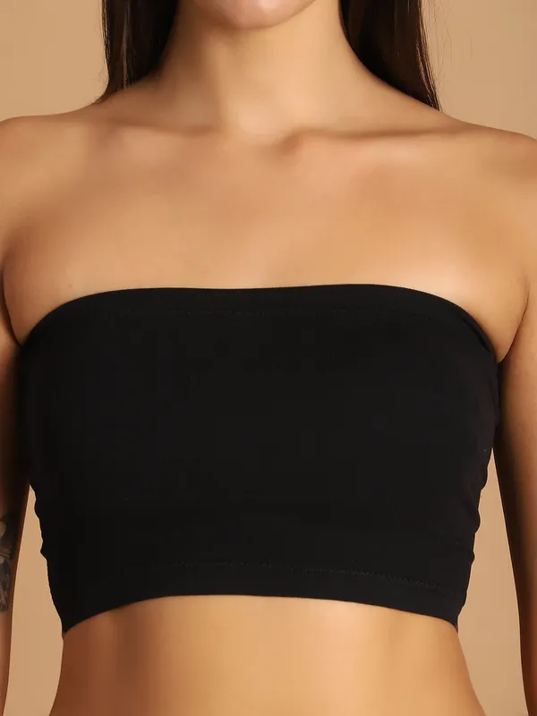 Black_Polyster_Mid_Coverage_Padded_Strapless_Bra_With_Low_Rise_Brief_Lingerie_Set_For_Women