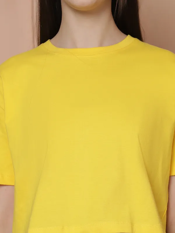Women_Yellow_Oversized_Cotton_Tshirt