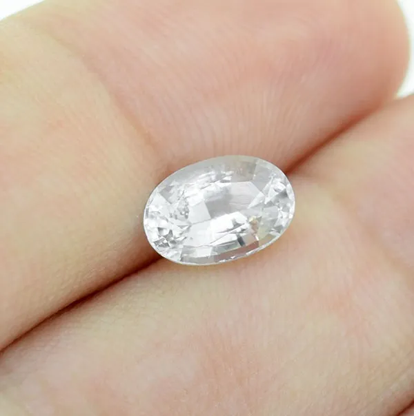 6.25_Ratti_White_Sapphire_Pukhraj_Loose_Gemstone