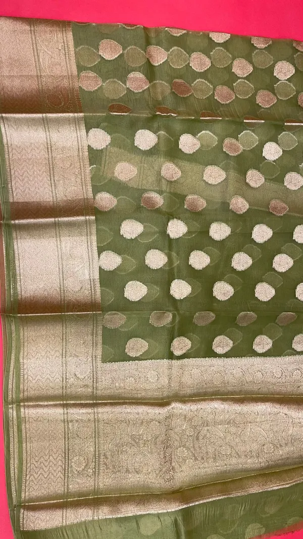 Humairah_Pure_Handloom_Olive_Organza_Zari_Boota_with_Antique_Golden_Zari_Kadiyal_with_Banarasi_Broad_Border_with_Olive_Blouse