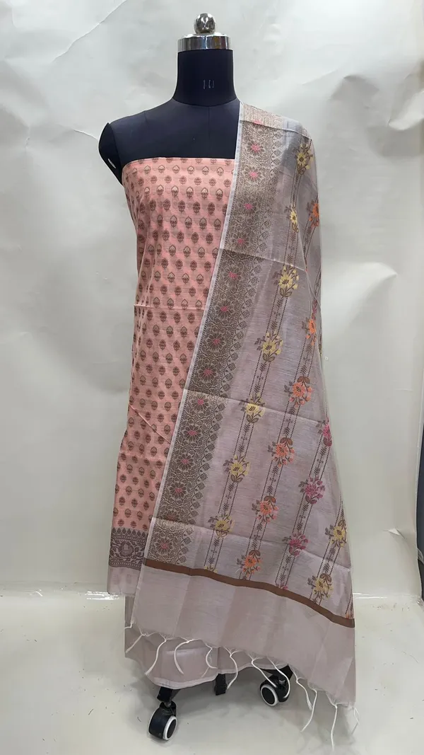 Humairah_Present_Peach_Cotton_Resham_Copper_Zari_3pcs_Suit_Set_accompanied_with_Plain_Bottom_and_Top_Copper_Zari_Booti_with_Beige_Floral_Stripe_Dupatta