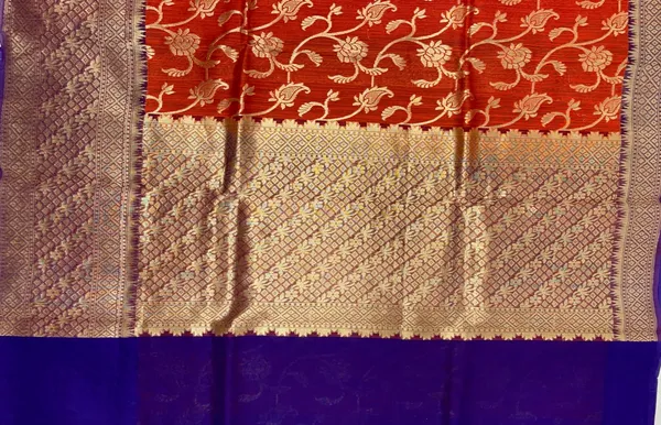 Humairah_Pure_Handloom_Red_Cotton_Linen_Golden_Zari_Floral_Tilfi_Jaal_with_Contrast_Blue_Ada_Stripe_Zari_Pallu_and_Border_with_Blue_Blouse