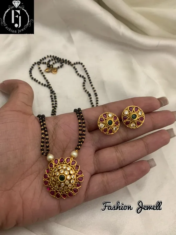 Antique_Mangalsutra_Chain_Pendant_with_Earrings