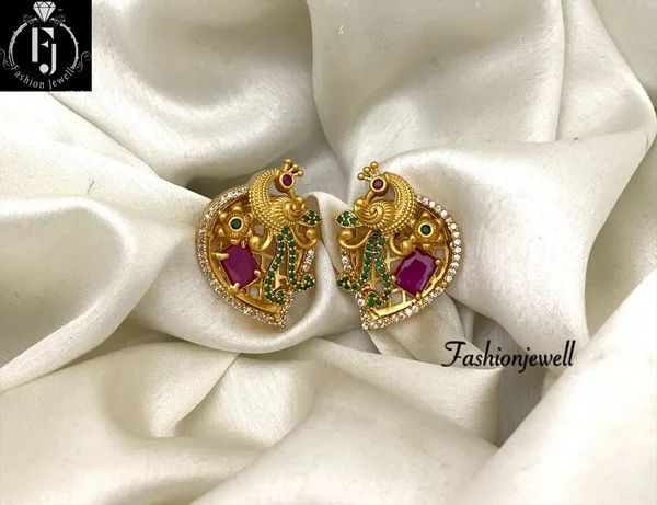 Trendy_Peacock_design_Ear_stud