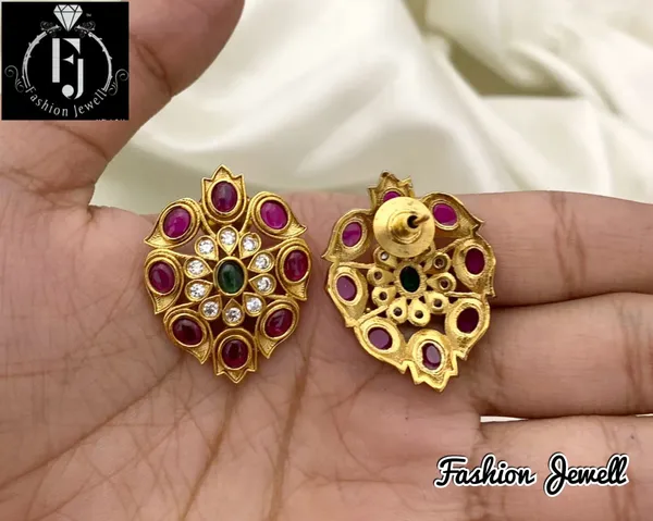 Ethnic_casual_wear_Ear_stud