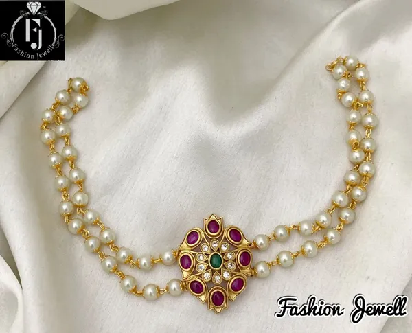 Traditional_Pendant_with_double_line_pearl_Choker