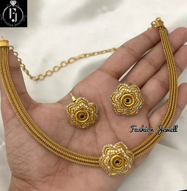 Elegant_Floral_Chain_style_Necklace_set
