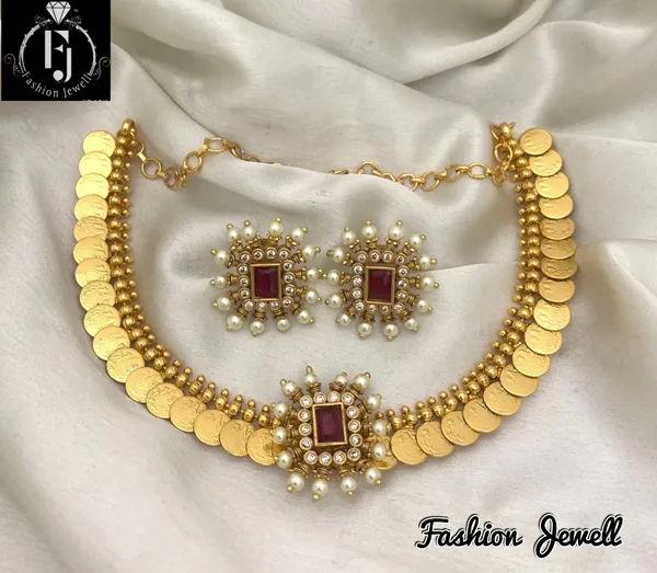 Classy_Matte_finish_Pendant_with_Micro_gold_Polish_Lakshmi_Necklace_set