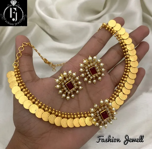 Classy_Matte_finish_Pendant_with_Micro_gold_Polish_Lakshmi_Necklace_set