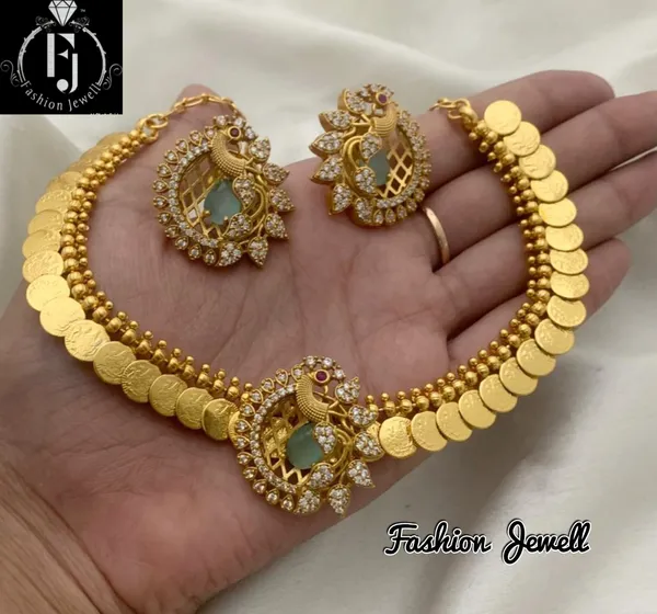 Gorgeous_Peacock_designed_Pendant_with_Microgold_polish_Necklace_set