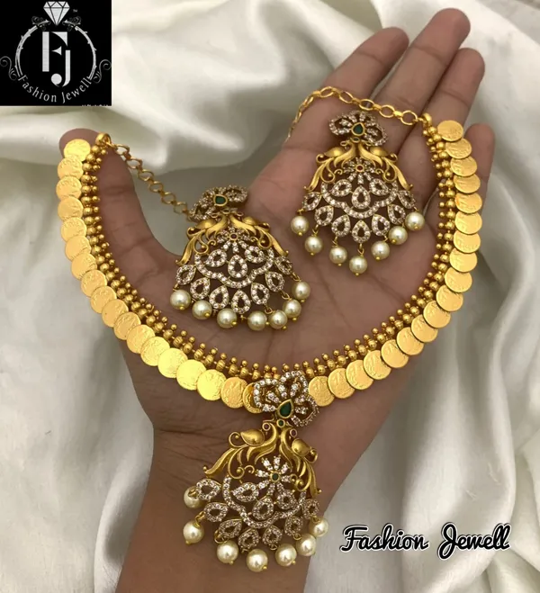 Unique_Ad_Matte_Pendant_with_Microgold_polish_Necklace_set
