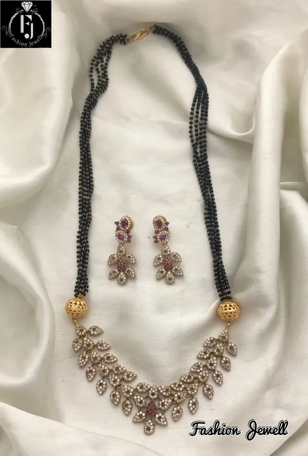 Ethnic_Ad_Matte_Leaf_Pendant_Mangalsutra_set